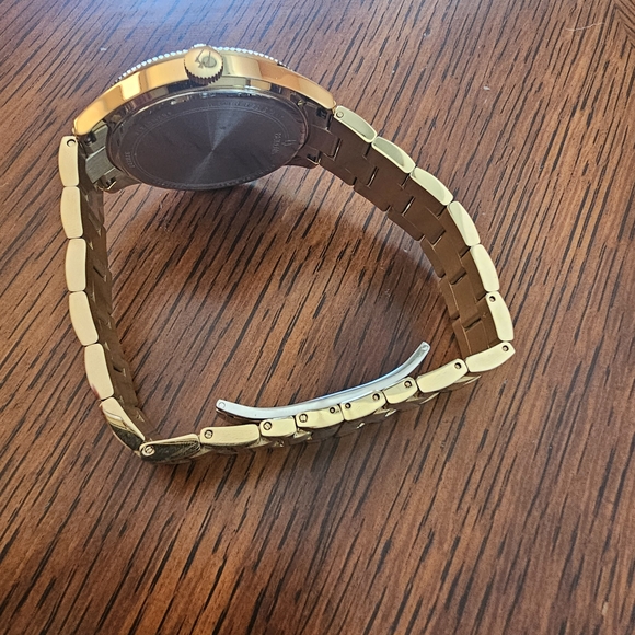 Bulova Men's Gold Tone Date Quartz Watch With White Dial - Needs Repairs - Picture 4 of 10